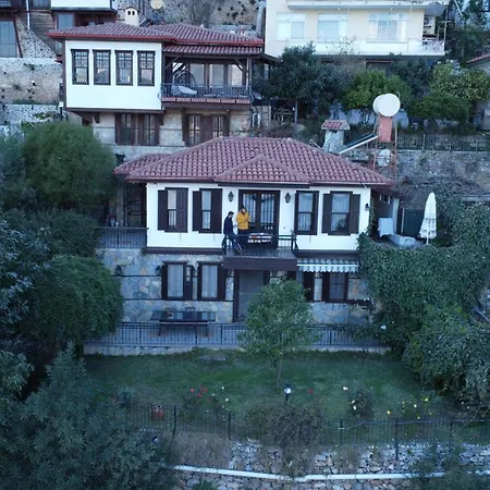 Escape To History In A Stunning Stone House With Garden And Sea View In The Heart Of Villa *