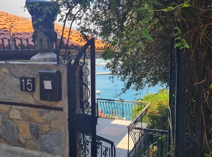 Escape To History In A Stunning Stone House With Garden And Sea View In The Heart Of Villa *
