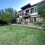וילה Escape To History In A Stunning Stone House With Garden And Sea View In The Heart Of אלאניה