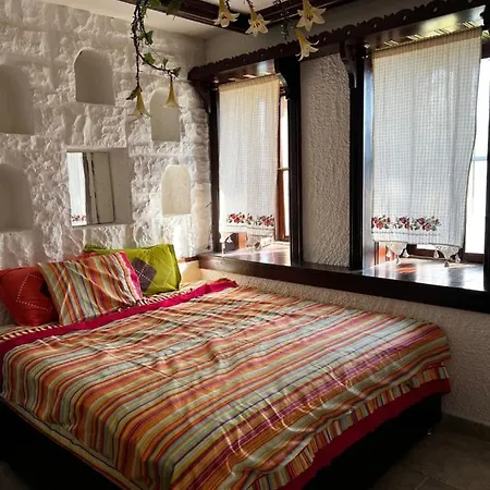 Вилла Escape To History In A Stunning Stone House With Garden And Sea View In The Heart Of