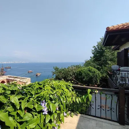 Villa Escape To History In A Stunning Stone House With Garden And Sea View In The Heart Of Alanya