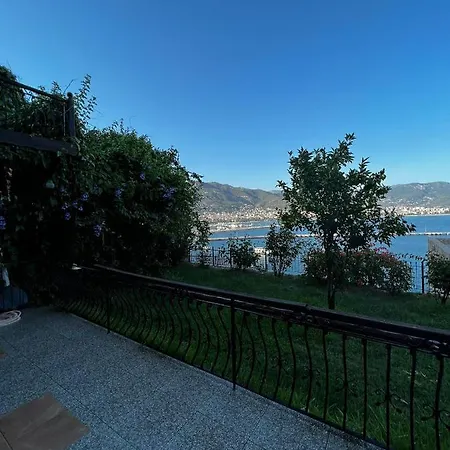 Escape To History In A Stunning Stone House With Garden And Sea View In The Heart Of Villa