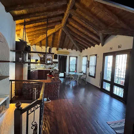 Вилла Escape To History In A Stunning Stone House With Garden And Sea View In The Heart Of