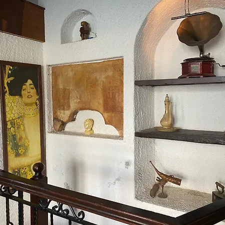 Вилла Escape To History In A Stunning Stone House With Garden And Sea View In The Heart Of