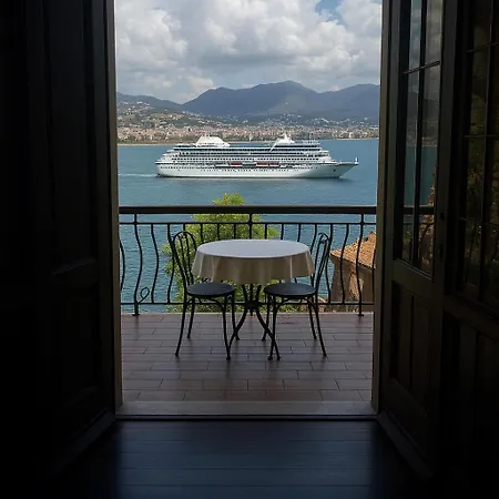 Escape To History In A Stunning Stone House With Garden And Sea View In The Heart Of Alanya