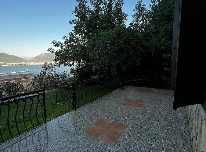 Escape To History In A Stunning Stone House With Garden And Sea View In The Heart Of *