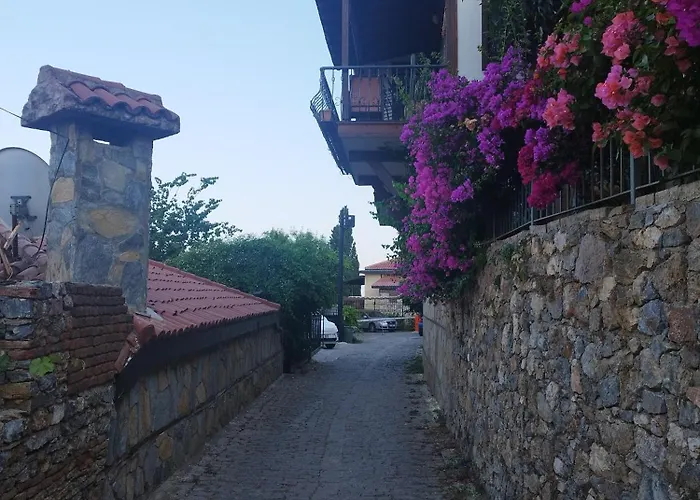 Villa Escape To History In A Stunning Stone House With Garden And Sea View In The Heart Of Alanya