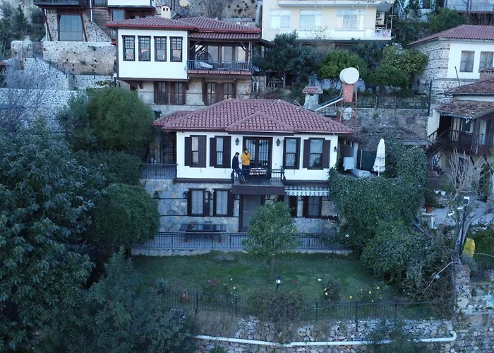 Escape To History In A Stunning Stone House With Garden And Sea View In The Heart Of Villa *