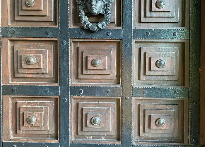 Escape To History In A Stunning Stone House With Garden And Sea View In The Heart Of Villa Alanya