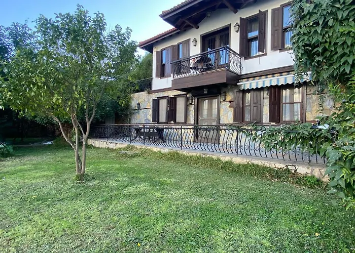Villa Escape To History In A Stunning Stone House With Garden And Sea View In The Heart Of Alanya