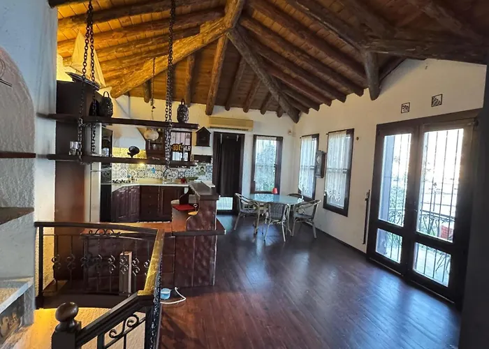 Villa Escape To History In A Stunning Stone House With Garden And Sea View In The Heart Of